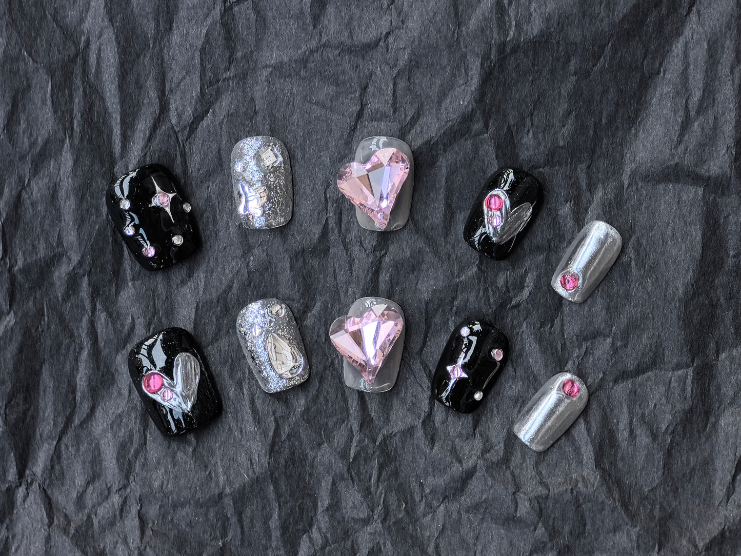Sweet-cool style black-pink nail art